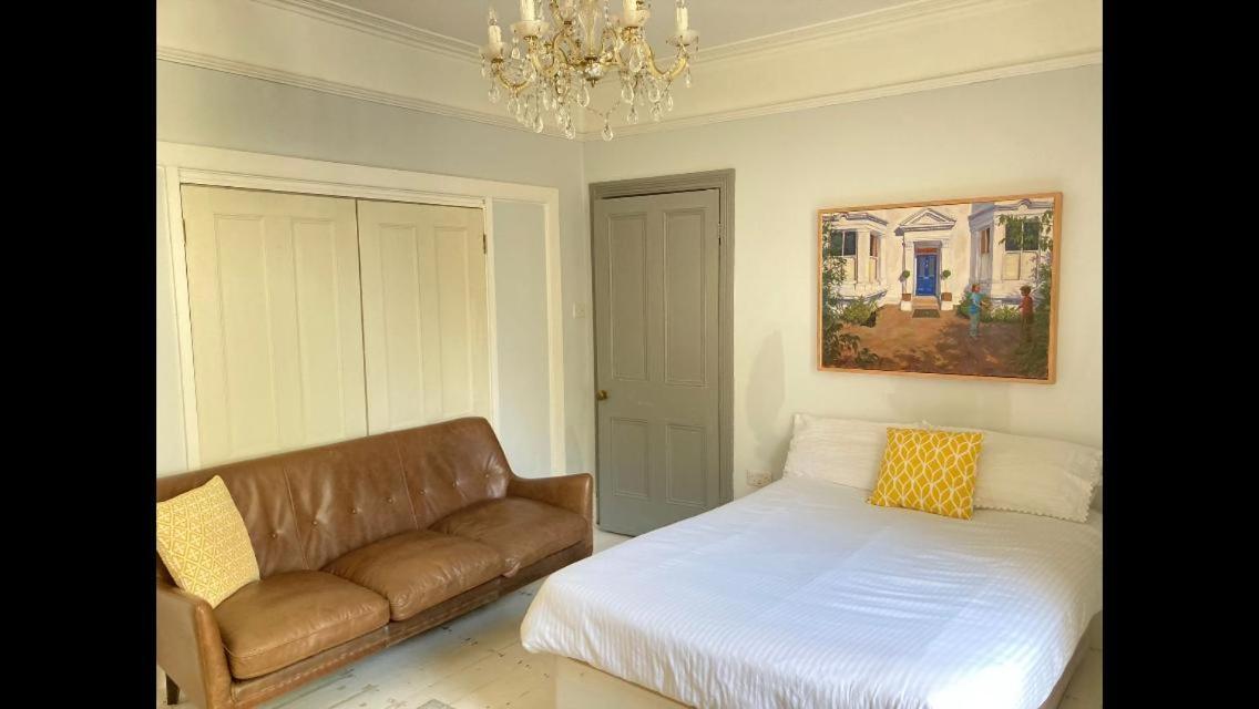 Central Truro! Large Double Room In Victorian Property Exterior photo